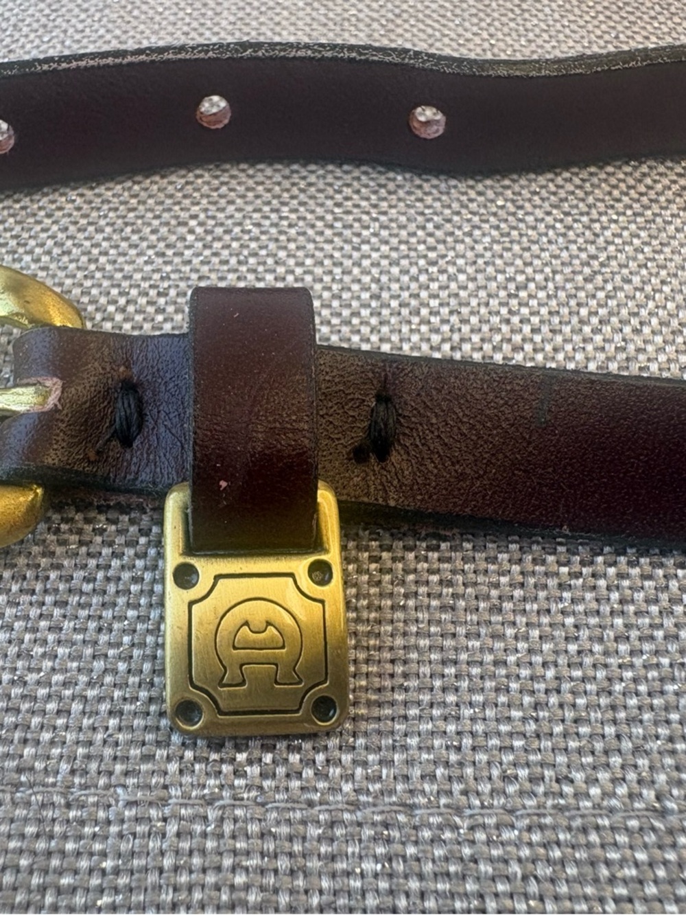 Etienne Aigner Dark Brown burgundy Leather Belt with brass Round Buckle sm 28. - Picture 5 of 8